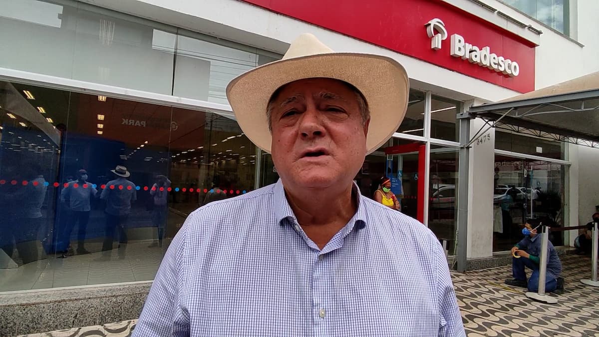 Segunda com carne: Pecuaristas fazem churrasco na porta do Bradesco