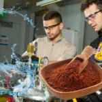 Com água do mar e pó de café, cientistas conseguem criar combustível de hidrogênio